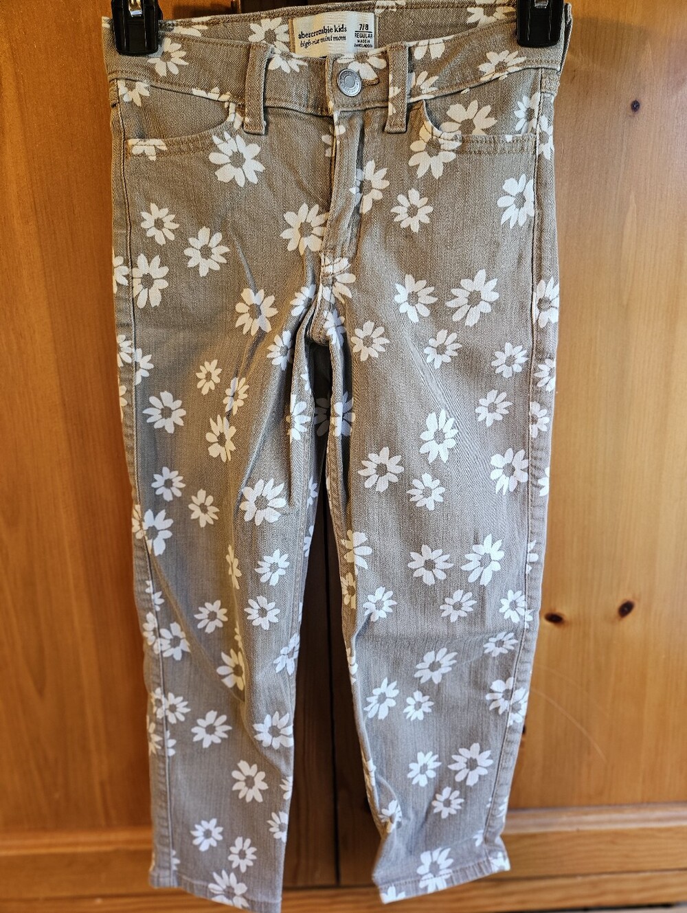 Abercrombie Kids Tan Jeans with White Floral Print SIZE 7/8